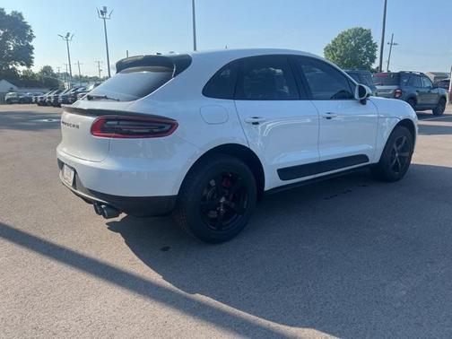 2018 Porsche Macan Base