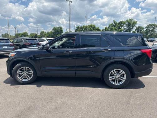 2022 Ford Explorer Base