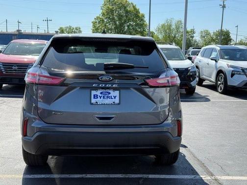 2021 Ford Edge SE