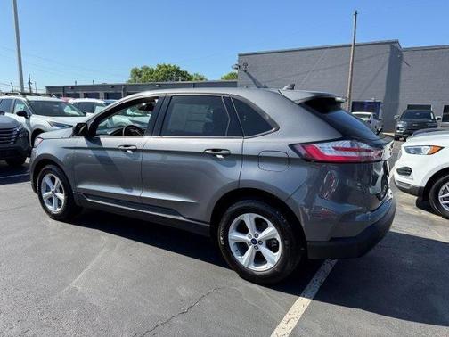 2021 Ford Edge SE