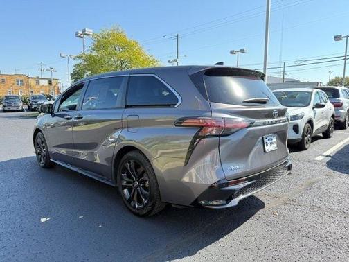 2021 Toyota Sienna XSE 7 Passenger
