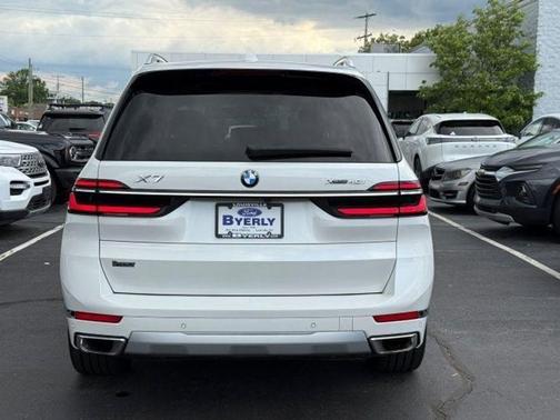 2023 BMW X7 xDrive40i