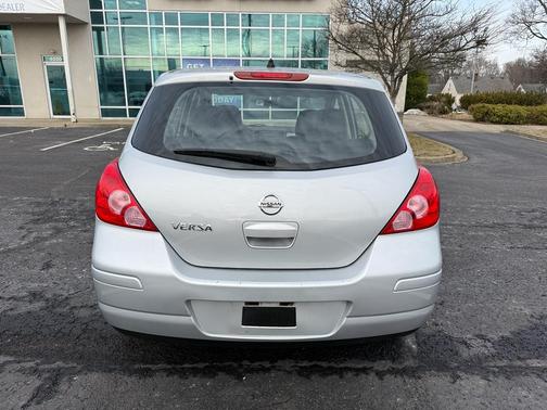 2012 Nissan Versa 1.8 S