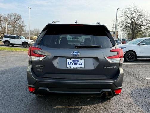Magnetite Gray Metallic 2022 Subaru Forester Premium