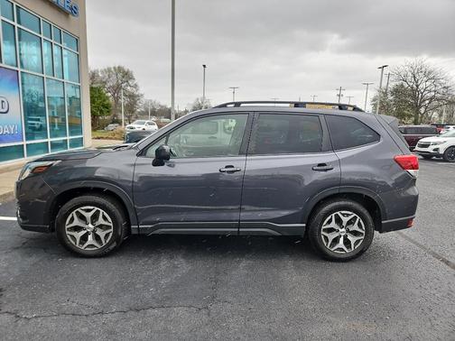 2022 Subaru Forester Premium