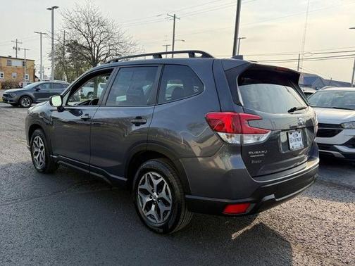 Magnetite Gray Metallic 2022 Subaru Forester Premium