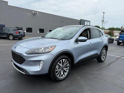 2022 Ford Escape Titanium