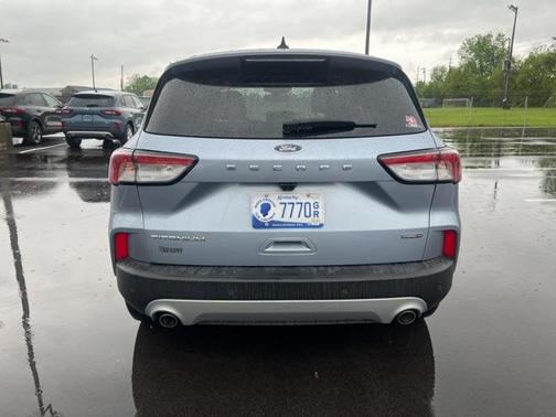 2022 Ford Escape Titanium