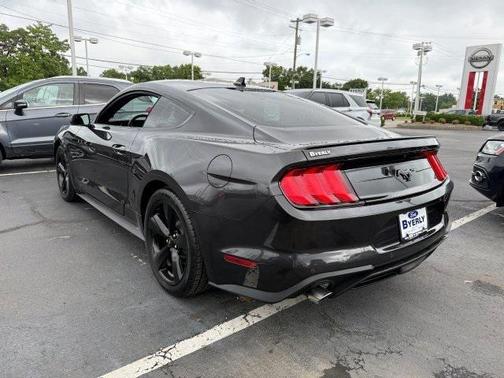 2022 Ford Mustang EcoBoost