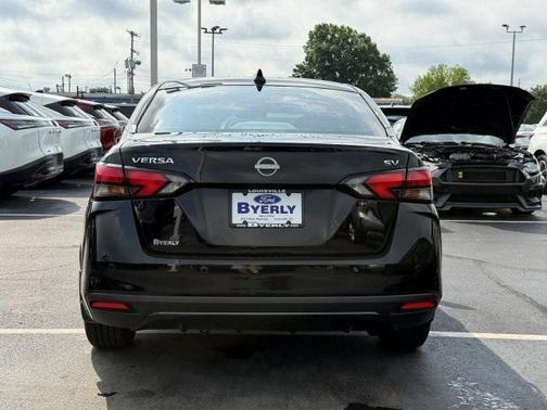 2023 Nissan Versa 1.6 SV