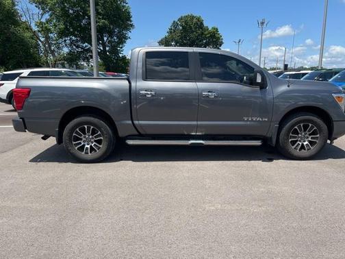 2021 Nissan Titan SV