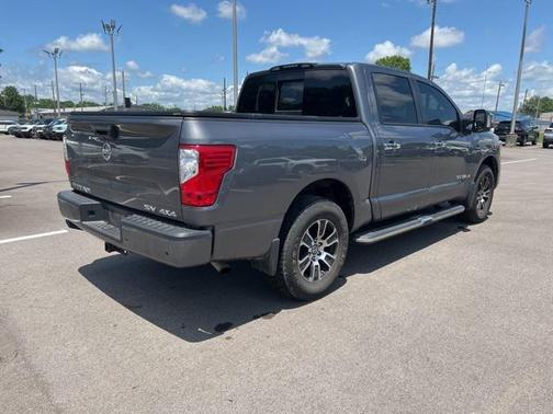 2021 Nissan Titan SV