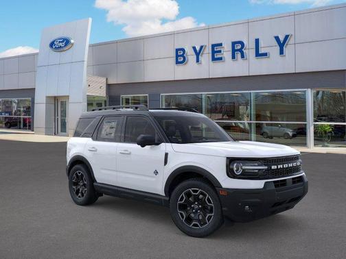 Oxford White 2025 Ford Bronco Sport Outer Banks SUV
