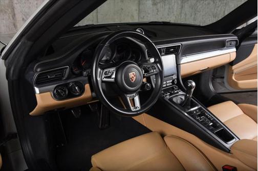 2019 Porsche 911 Carrera S