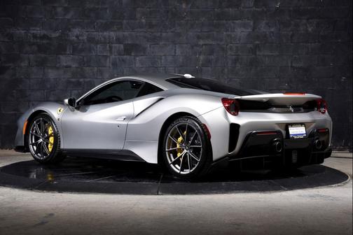 2020 Ferrari 488 Pista Base