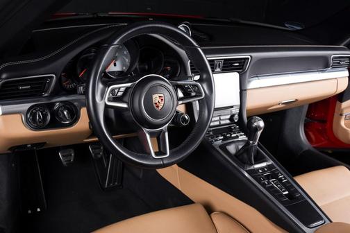 2017 Porsche 911 Carrera S