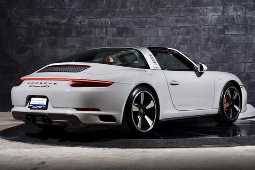 2019 Porsche 911 Targa 4 GTS