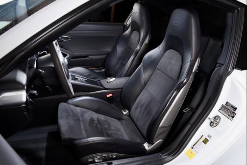 2015 Porsche 911 Carrera GTS