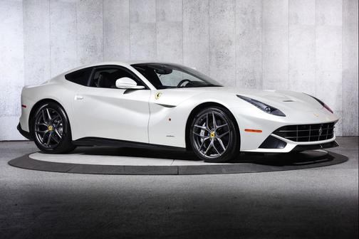 Bianco Fuji 2014 Ferrari F12berlinetta Base