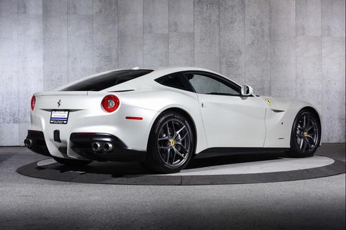 Bianco Fuji 2014 Ferrari F12berlinetta Base
