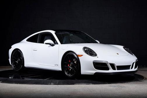 2018 Porsche 911 Carrera GTS