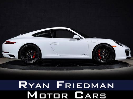 2018 Porsche 911 Carrera GTS