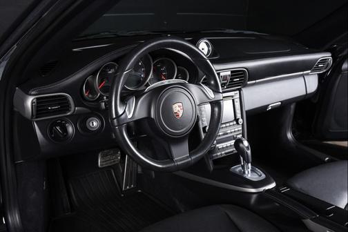 2012 Porsche 911 Carrera 4