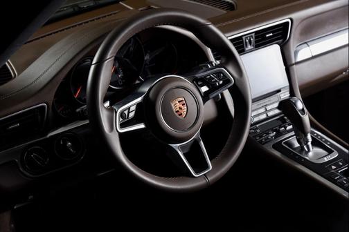 2018 Porsche 911 Carrera