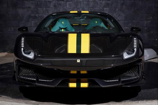 2020 Ferrari 488 Pista Base