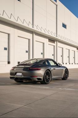 2019 Porsche 911 Carrera GTS