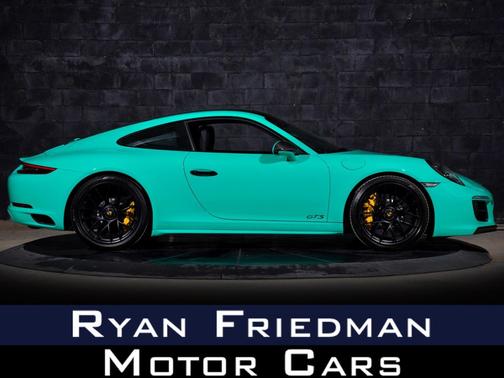 2019 Porsche 911 Carrera 4 GTS