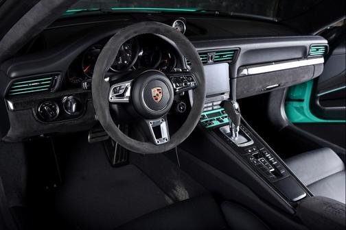 2019 Porsche 911 Carrera 4 GTS