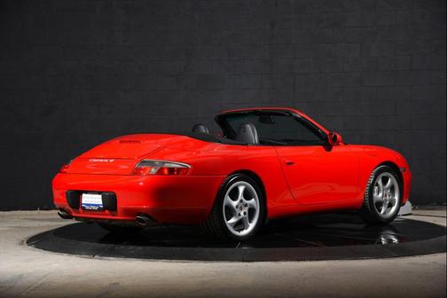 2000 Porsche 911 Carrera 4