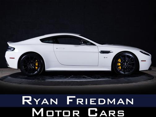 Stratus White 2017 Aston Martin V12 Vantage S Base