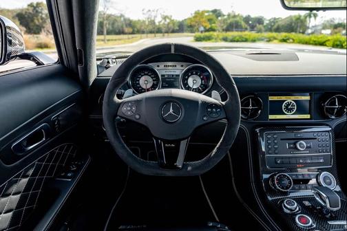 2015 Mercedes-Benz SLS AMG GT Final Edition