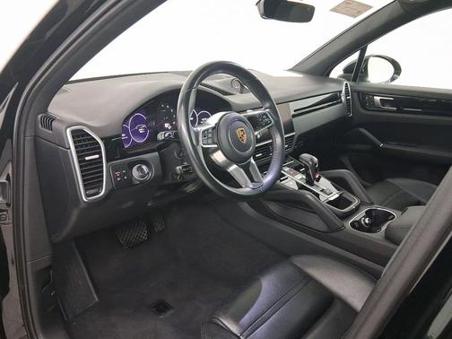 2022 Porsche Cayenne 
