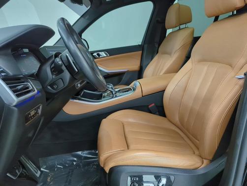 2022 BMW X5 M50i