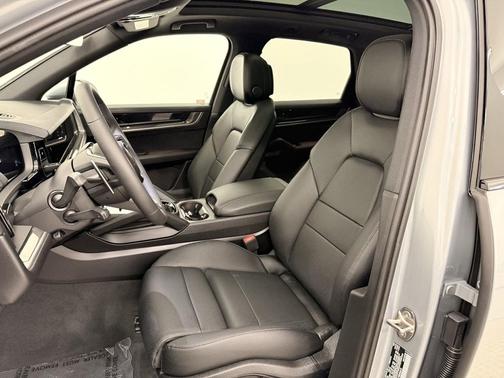 2025 Porsche Cayenne Base