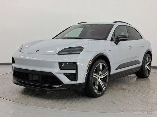 2025 Porsche Macan Turbo