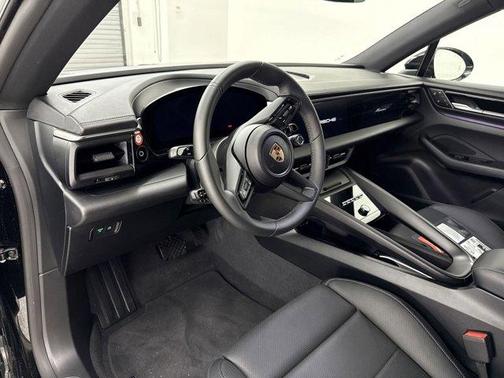 2024 Porsche Macan 4