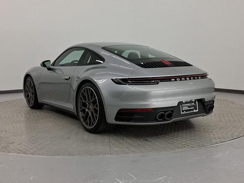 2022 Porsche 911 Carrera