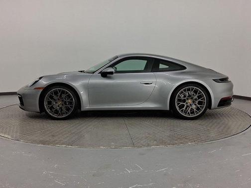 2022 Porsche 911 Carrera