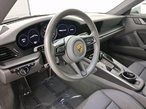2022 Porsche 911 Carrera