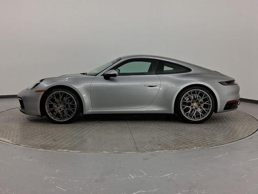 2022 Porsche 911 Carrera