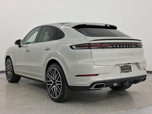 Cashmere Beige Metallic 2026 Porsche Cayenne AWD