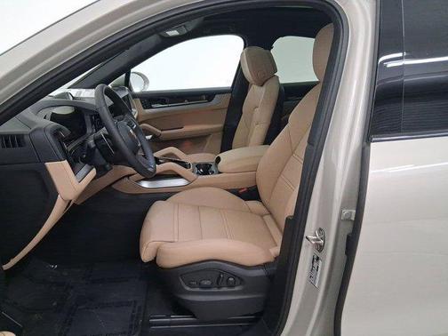 2026 Porsche Cayenne AWD