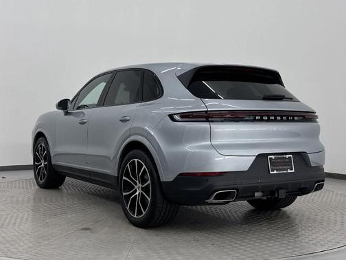 2025 Porsche Cayenne Base