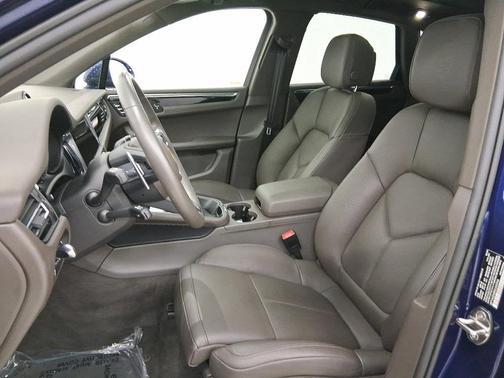 2025 Porsche Macan S