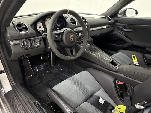 2024 Porsche 718 Cayman GT4 RS
