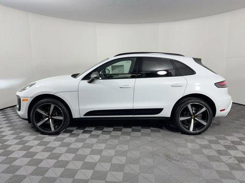 2026 Porsche Macan Base